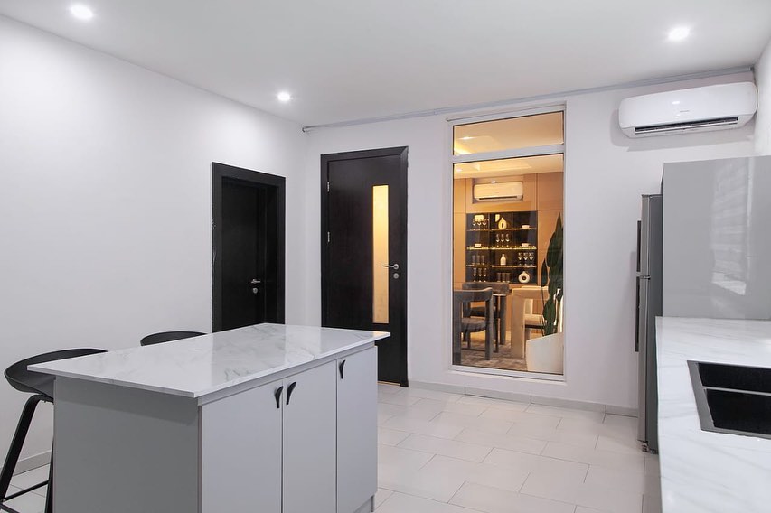 Gallery/4b21122b-9ebb-41c2-83dc-d0a898959eef_NEW_LISTING_Luxury_3Bedroom_in_Oniru_Estate_V_I_Facilities_Spacious (9).jpg